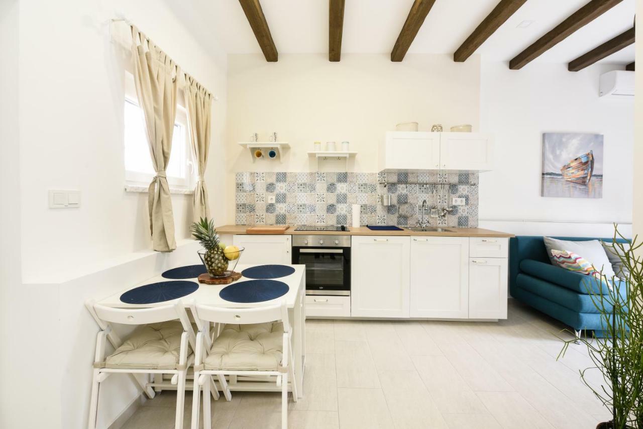 Apartmani Eladora Biograd Na Moru Buitenkant foto